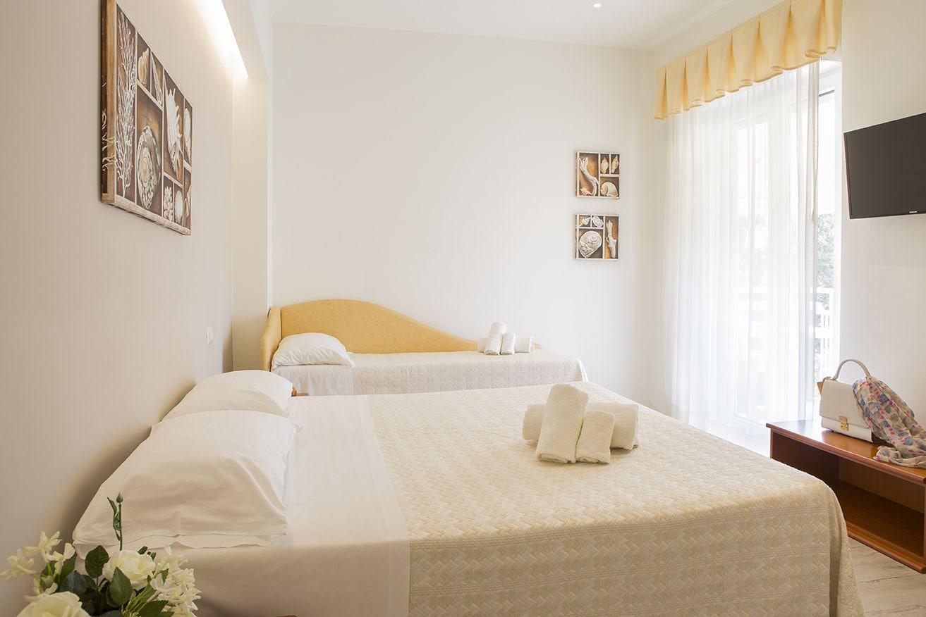 Hotel Pacific กัตตอลิกา ภายนอก รูปภาพ