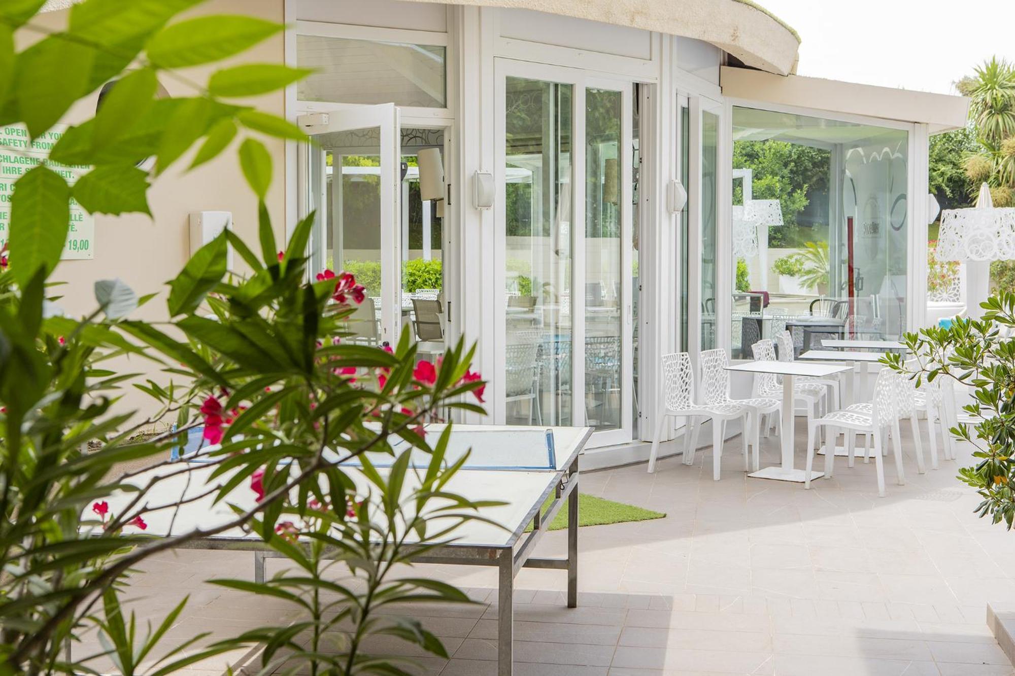 Hotel Pacific กัตตอลิกา ภายนอก รูปภาพ